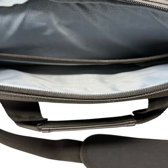 Dell Pro Briefcase 15 - Picture 7 of 8